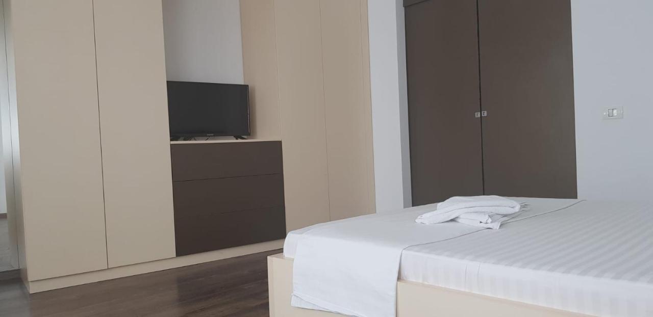 Grand Central Accommodation - Beldiman Bukarest Eksteriør billede